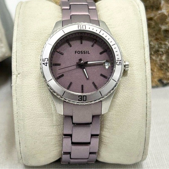 Fossil Watch Women Silver Tone Purple Dial Date ES-2903 new  Battery - Picture 1 of 10